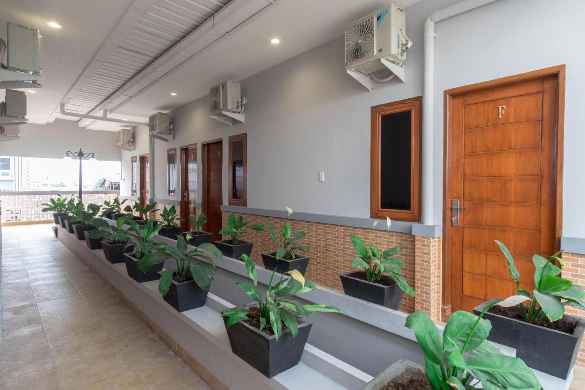 OYO 456 Aljadid Guest House Syariah Medan Bagian luar foto